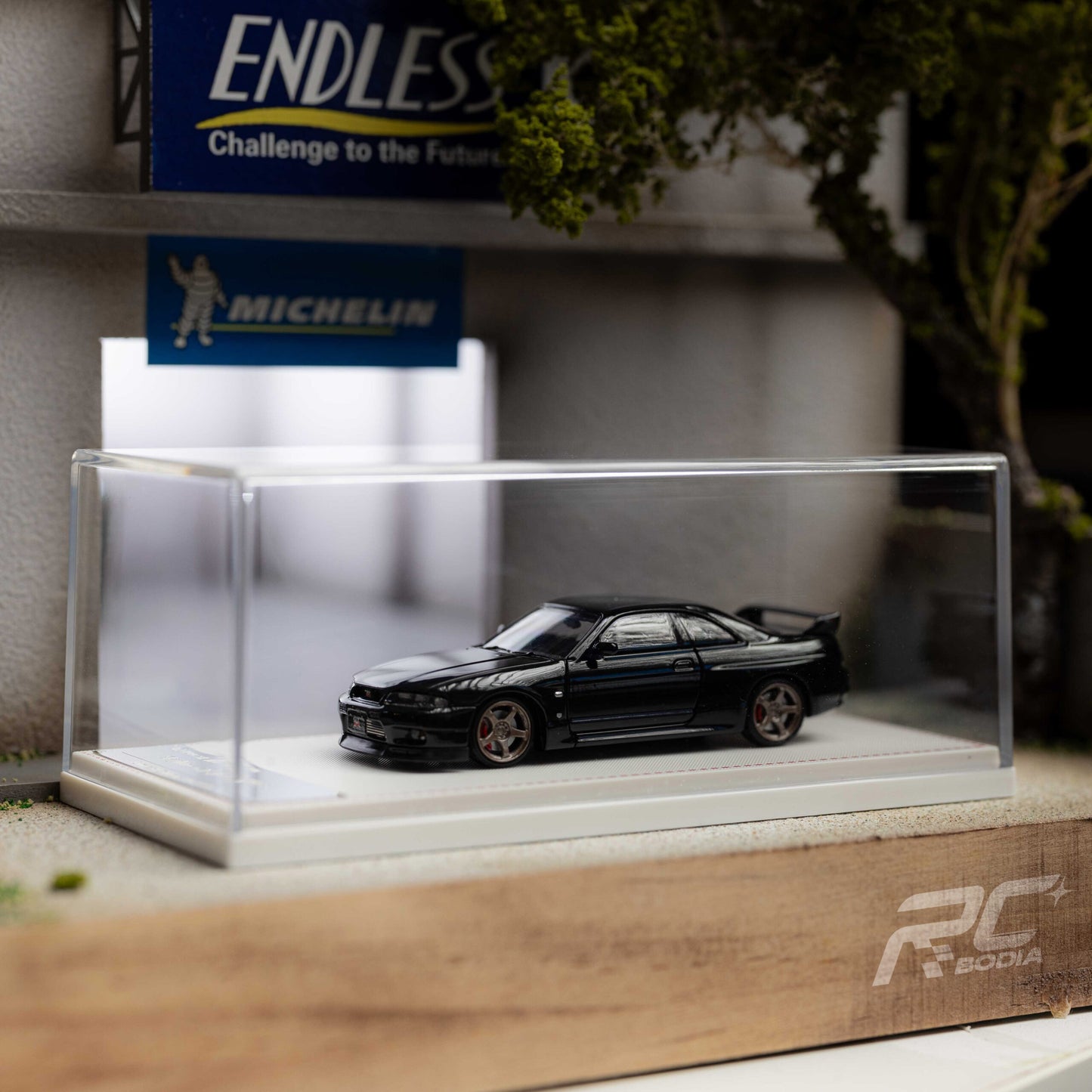 FOCAL HORIZON FH 1:64 SKYLINE R33 BLACK