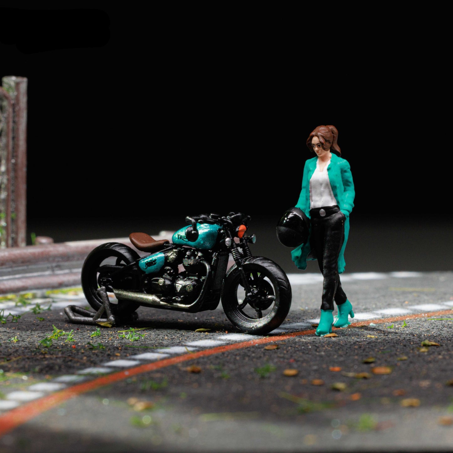MOREART1:64 TRIUMPHAL BOBBER TRENCH COAT MOTORCYCLE GIRL DOLL SET RESIN MODEL