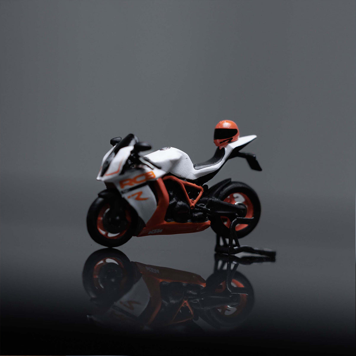 MOREART 1:64 KTM1190 MOTORCYCLE ACTION FIGURE SET – WHITE ORANGE