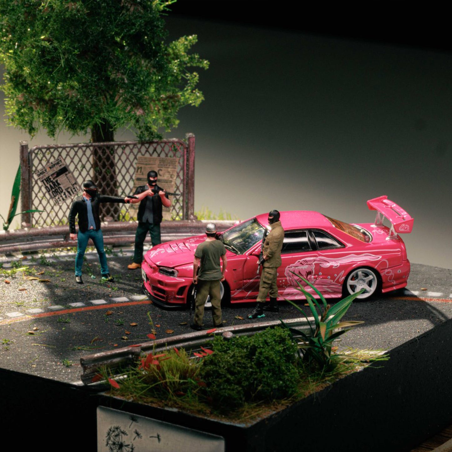 MORE ART 1:64 ARMED ROBBER DOLL SET RESIN MODEL