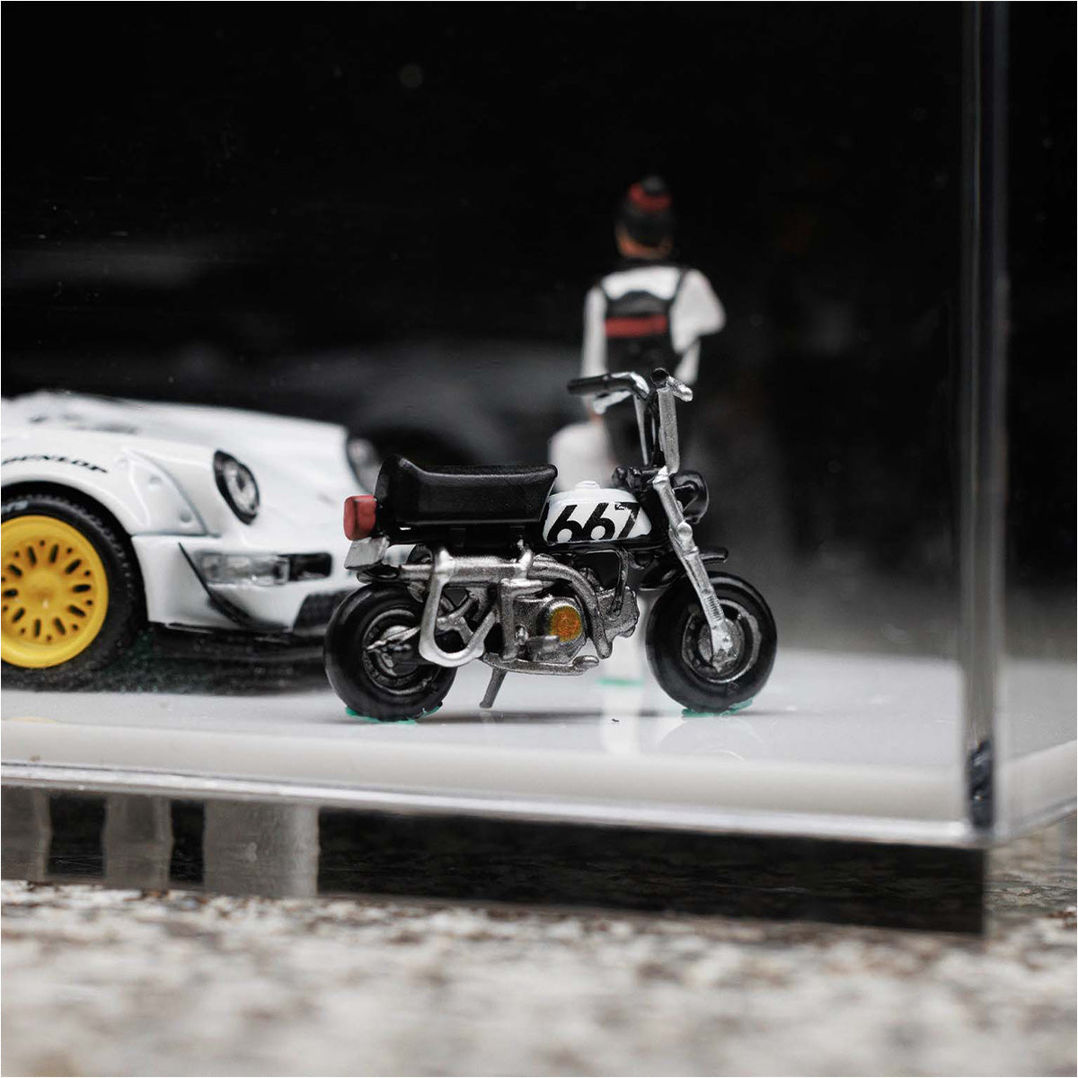 MOTOR AND FIGURE TYPE 667