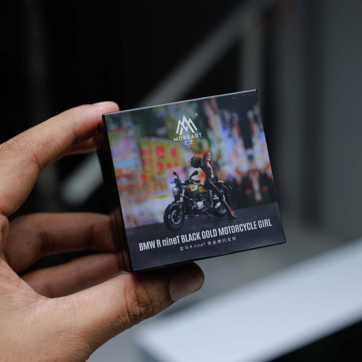 MOREART 1:64 BMW R NINET BLACK GOLD MOTORCYCLE GIRL DOLL SET RESIN MODEL