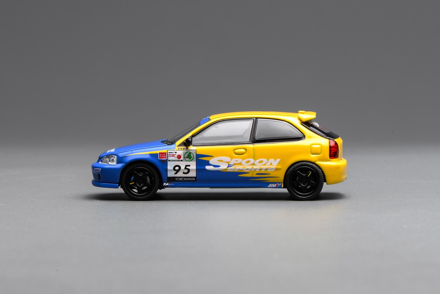 MOTORHELIX 1:64 HONDA CIVIC TYPE R(EK9) SPOON