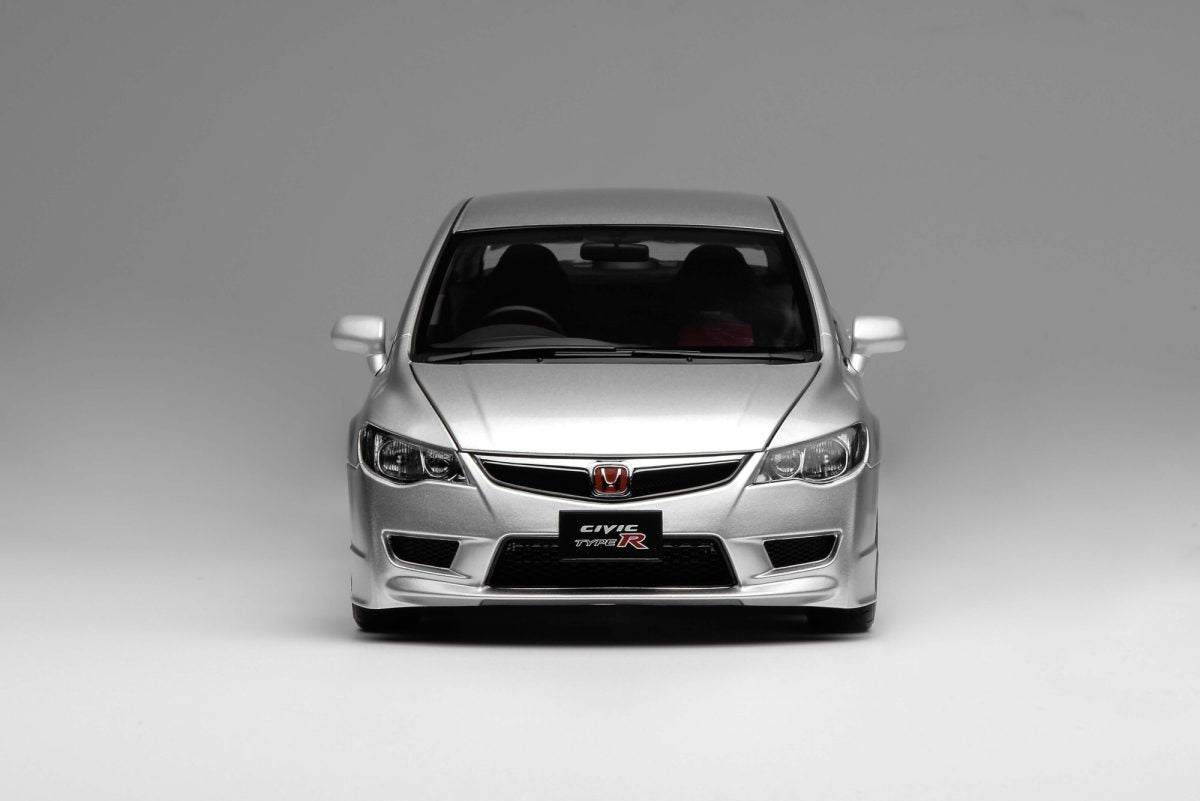 1/18 HONDA CIVIC TYPE R (FD2) 2007 LATE VERSION SUPER PLATINUM METALLIC SILVER – MOTORHELIX - PRE ORDER