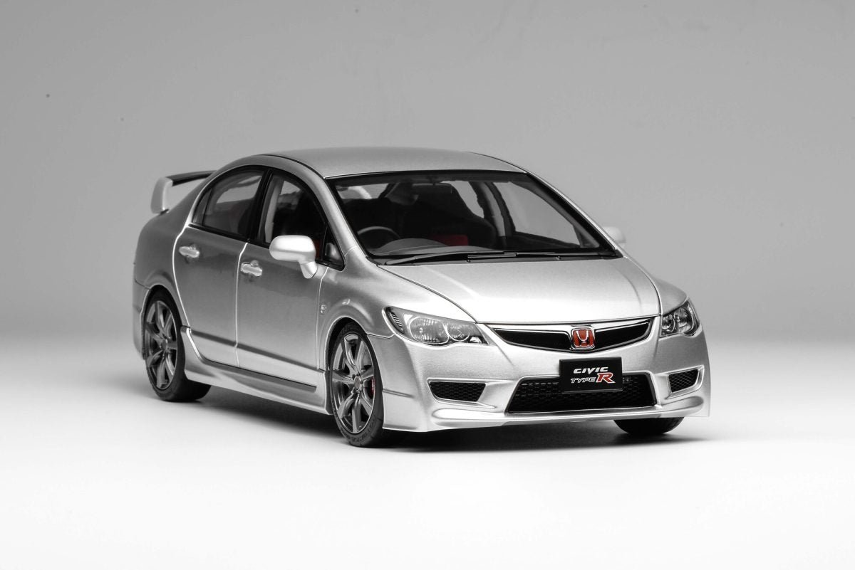 1/18 HONDA CIVIC TYPE R (FD2) 2007 LATE VERSION SUPER PLATINUM METALLIC SILVER – MOTORHELIX - PRE ORDER
