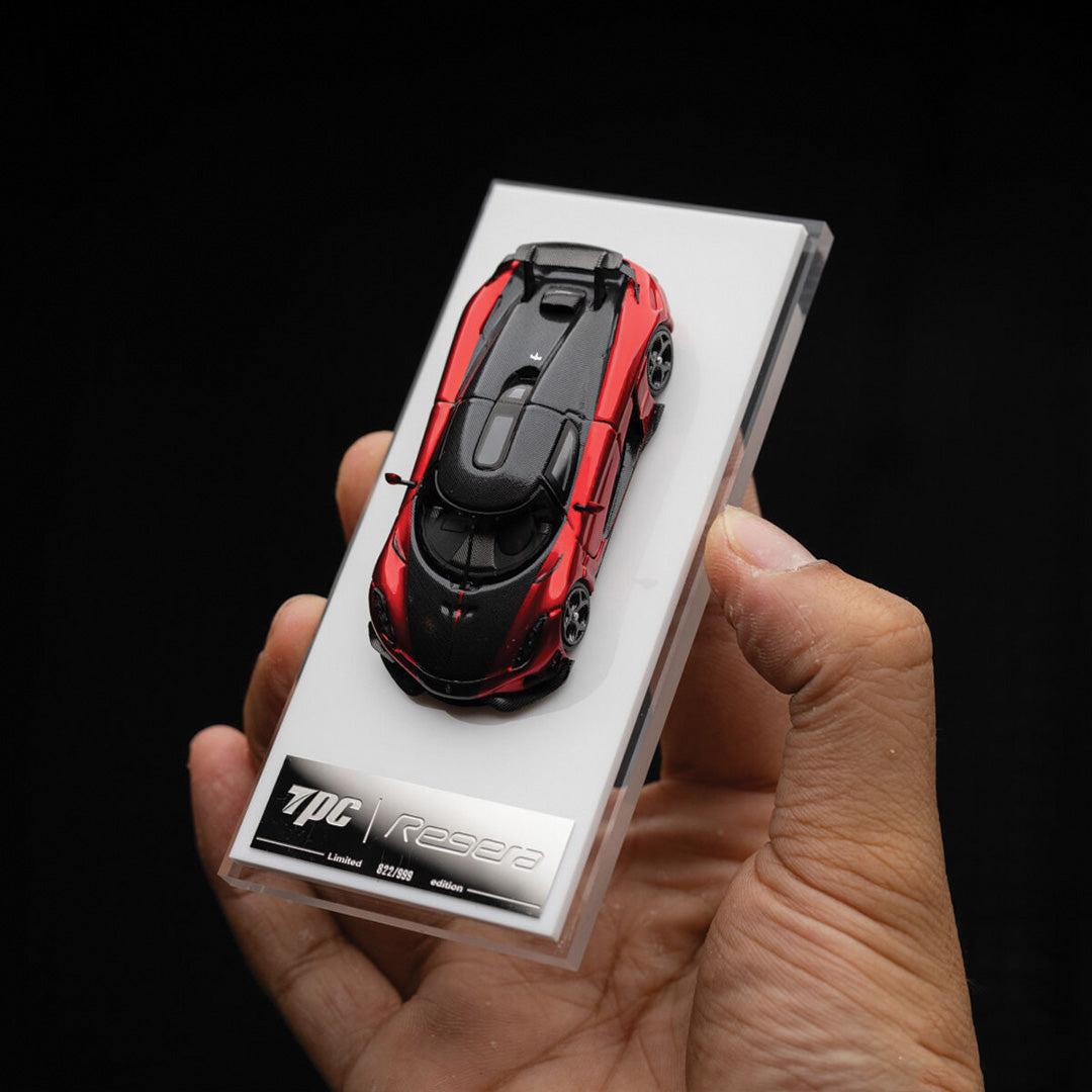 TPC 1/64 KOENIGSEGG REGERA CANDY RED WITH CARBON FIBER