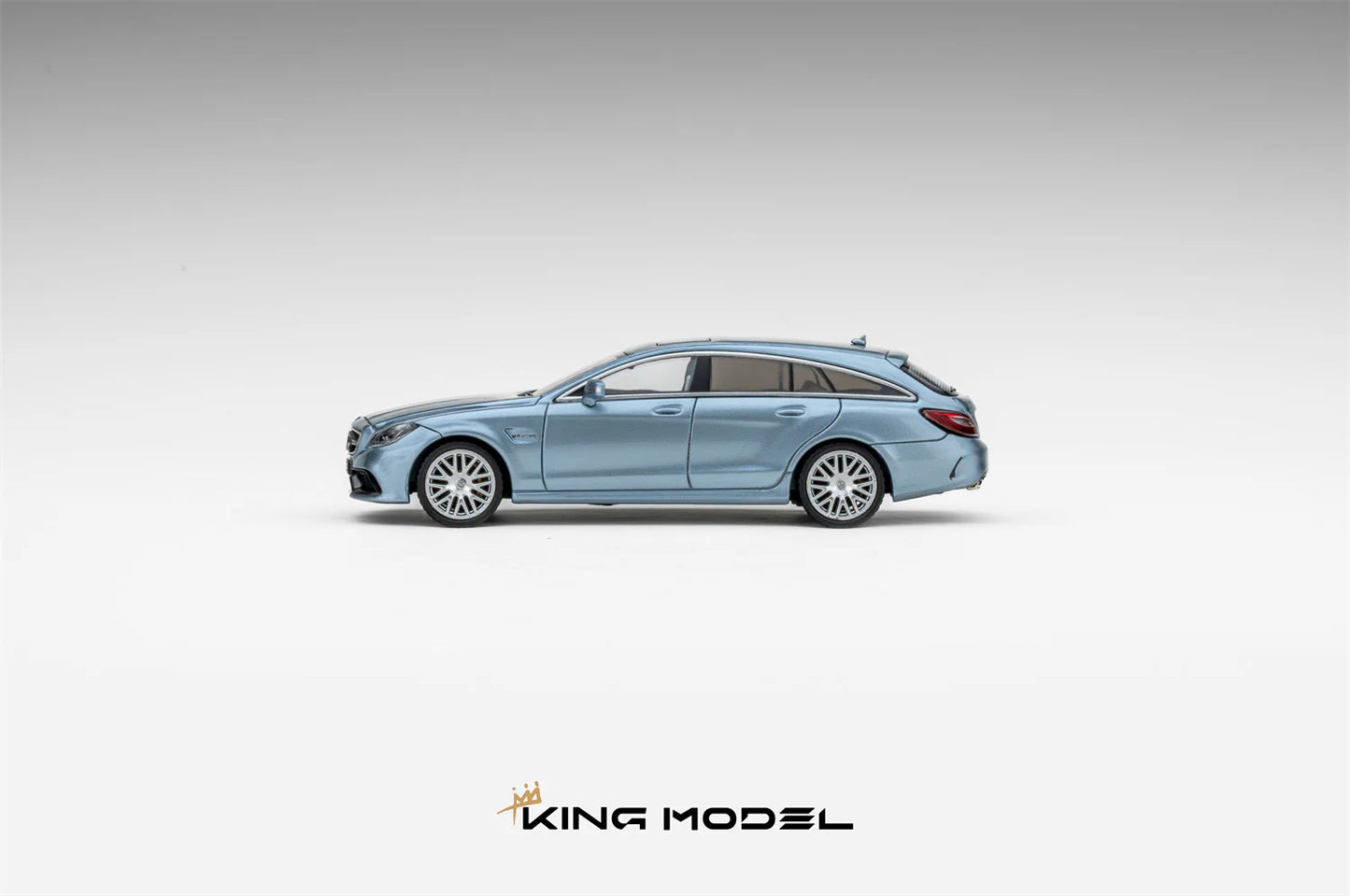 KING MODEL 1:64 Mercedes-Benz CLS63 AMG Ice Blue