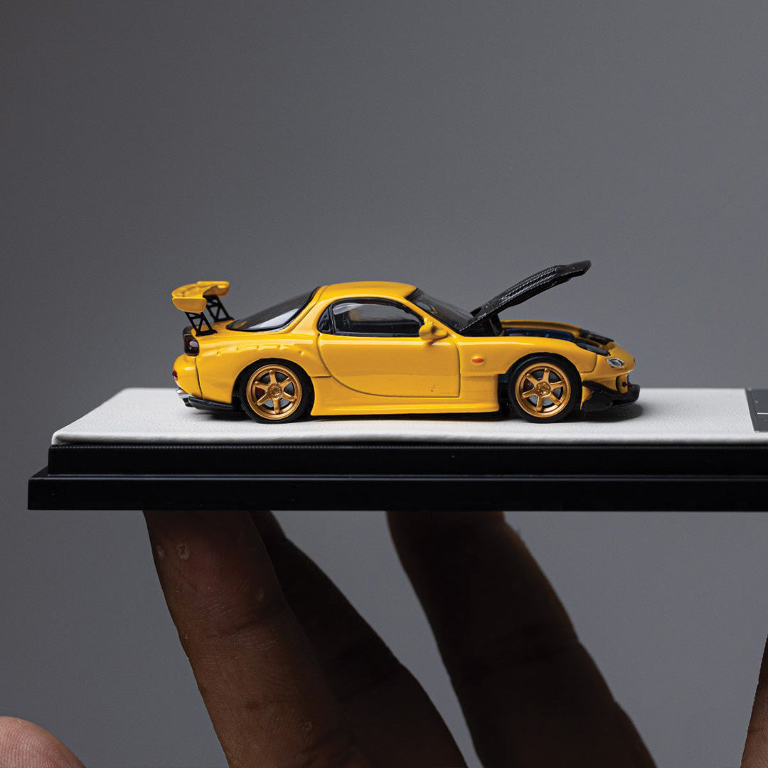 MAZDA RX-7 RAIN PALACE HEAD TEXT D YELLOW CARBON CAP OPEN