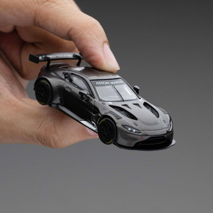 Pop Race 1:64 ASTON MARTIN VANTAGE GT3 CARBON EDITION