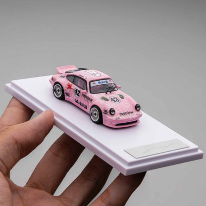 DCM 1:64 SINGER 930 TURBO STUDY BLOCK 43
