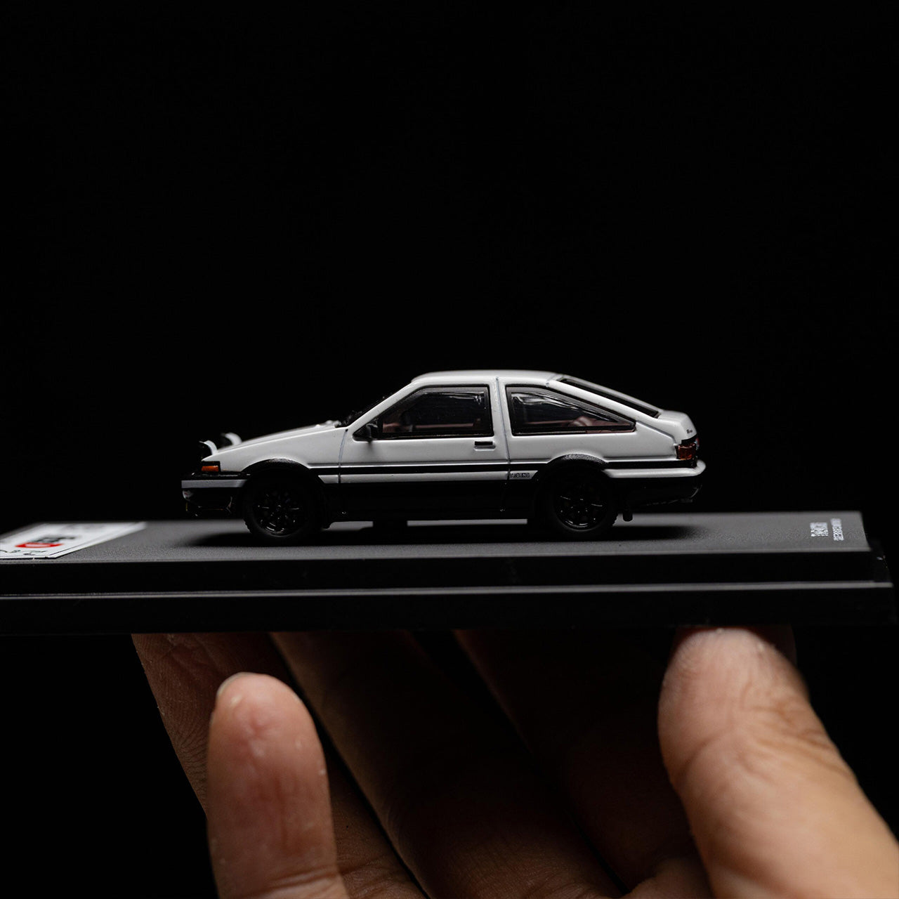 TIMEMICRO AE86 BLACK AND WHITE
