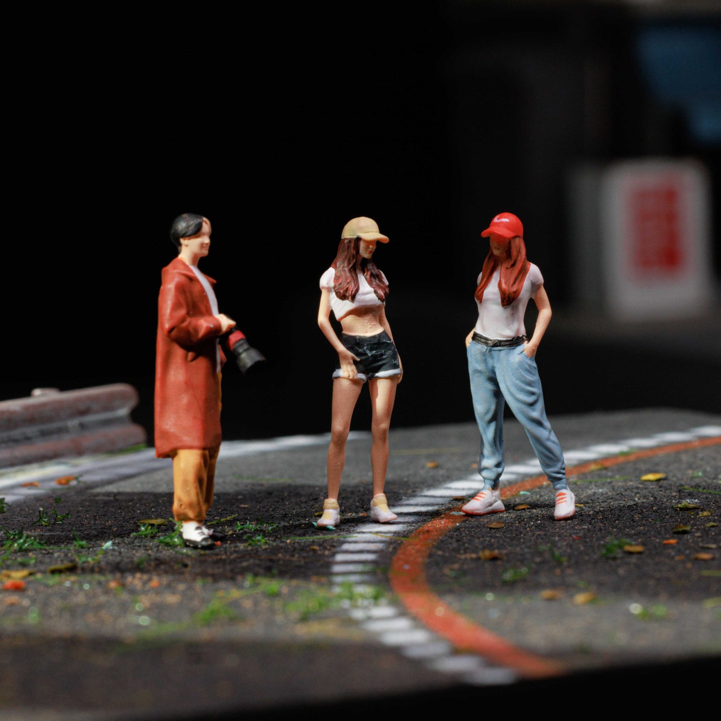MOREART1:64 TRAVEL PHOTOGRAPHY DOLL SET RESIN MODEL