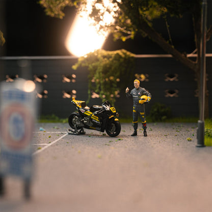 DUCATI MOTOGP EVENT NO. 10 LACQUERED DOLL SET