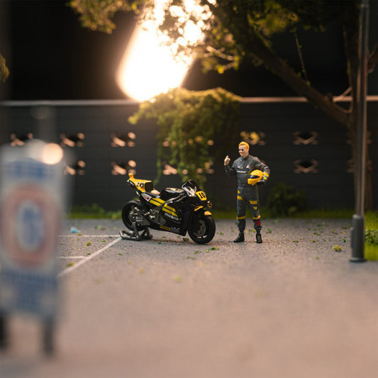 DUCATI MOTOGP EVENT NO. 10 LACQUERED DOLL SET