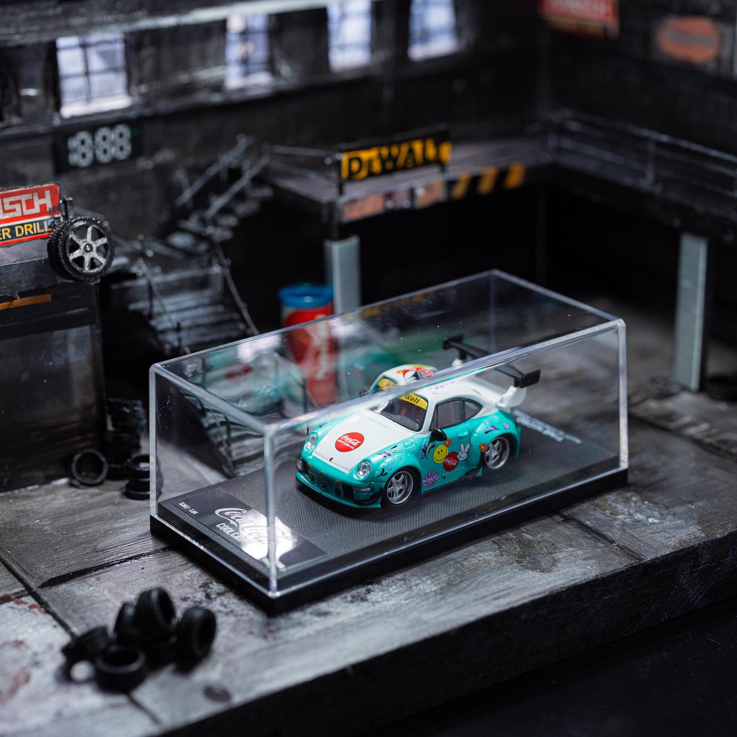 TIMEMICRO 1:64 QRWB COCA-COLA