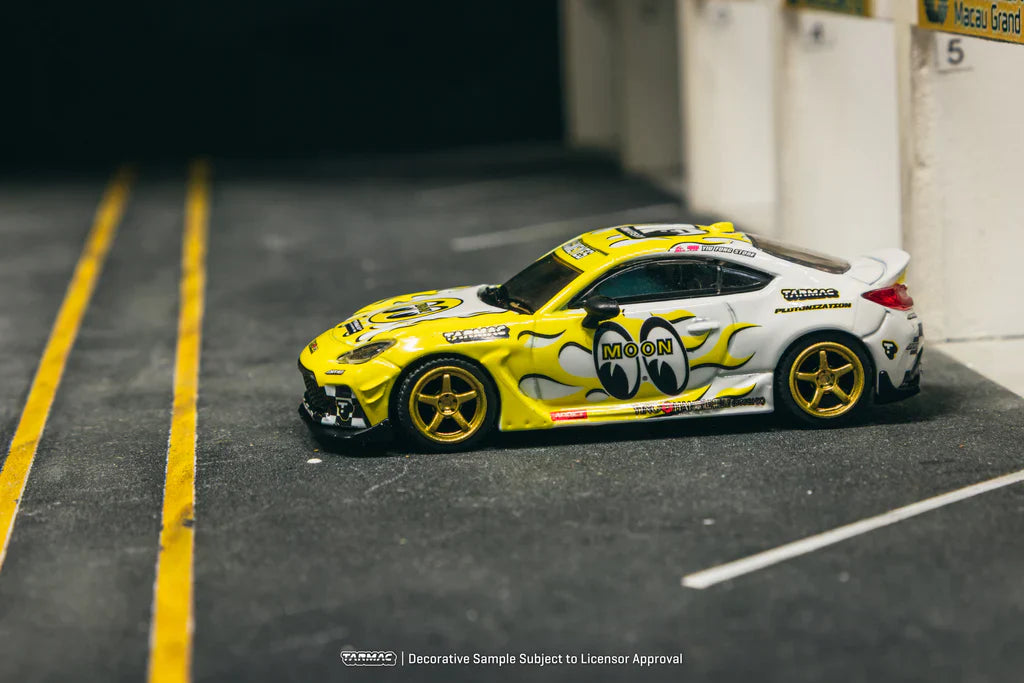 1:64 TOYOTA GR86 -- MOONEYES YELLOW/WHITE FLAMES -- TARMAC WORKS