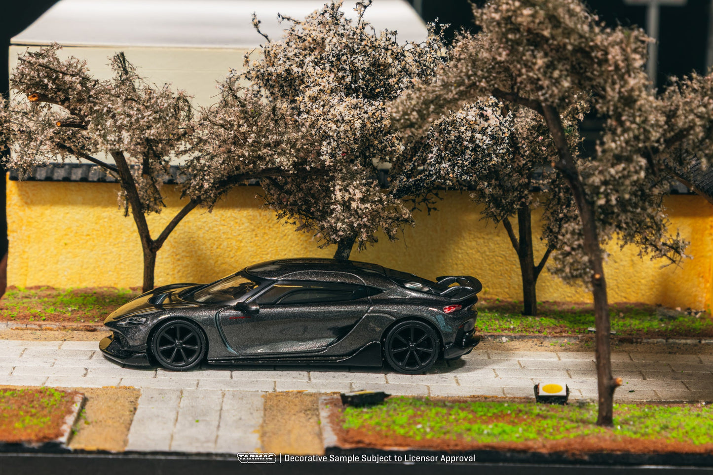 TARMAC WORKS - KOENIGSEGG GEMERA GREY