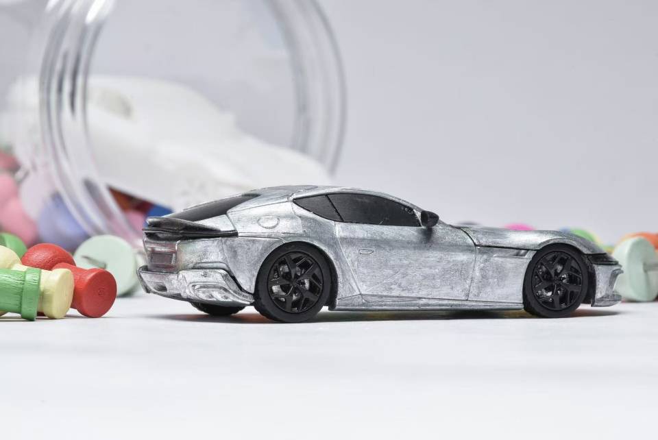 7cm Model 1/64 Ferrari 12 cilindri