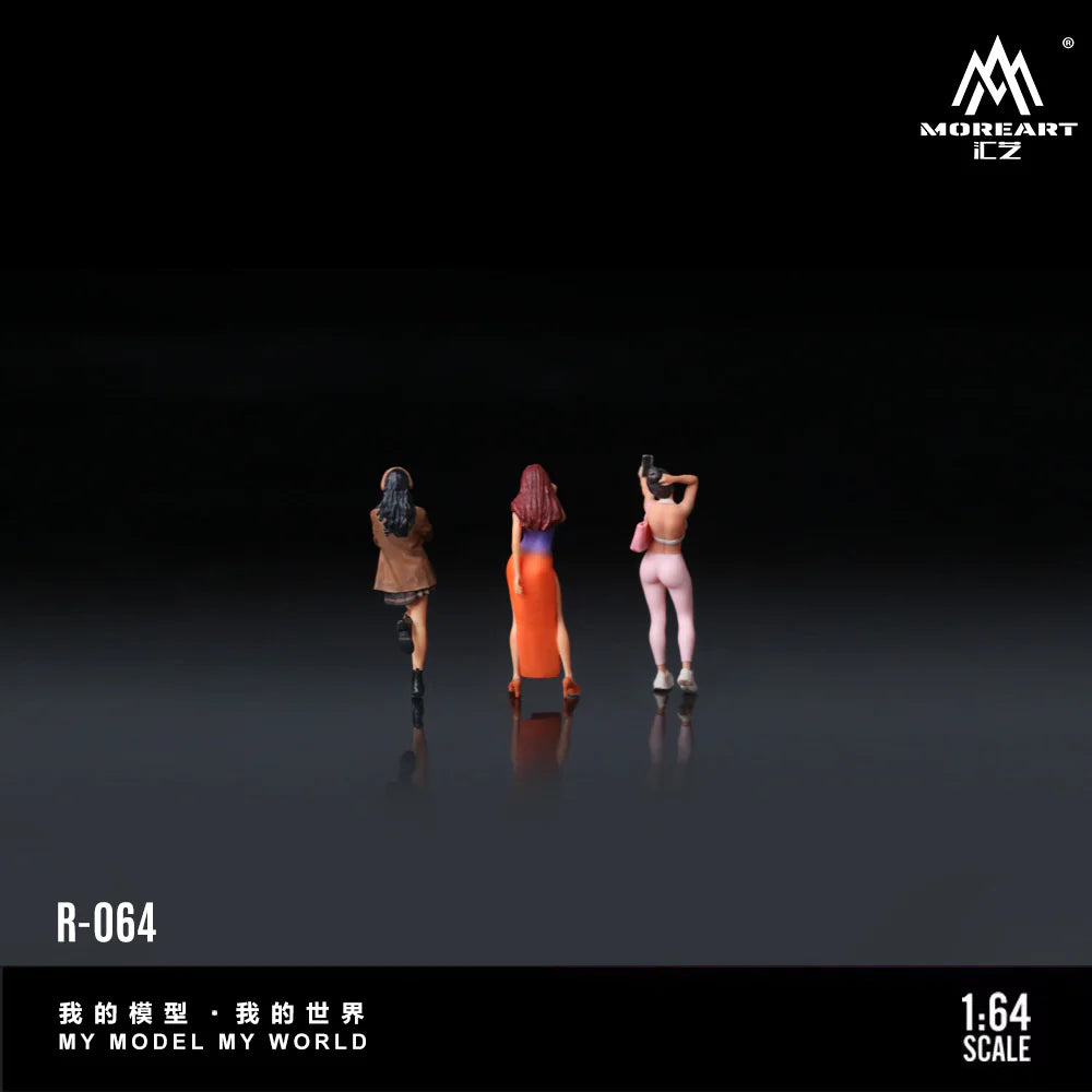 MoreArt1:64 Beautiful and Beautiful Girl Doll Set Simulation Resin Model